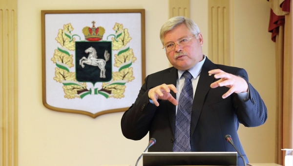 Томский губернатор отчитается перед депутатами о работе в 2013г