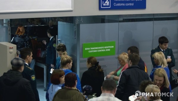 Время досмотра на таможне в аэропорту Томска сократится с 2015 г