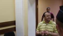 Суд отправил под домашний арест главу дочки СХК  Анисима Учителя