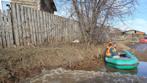 Талая вода подтопила 20 домов в Томске, 2 человека эвакуированы