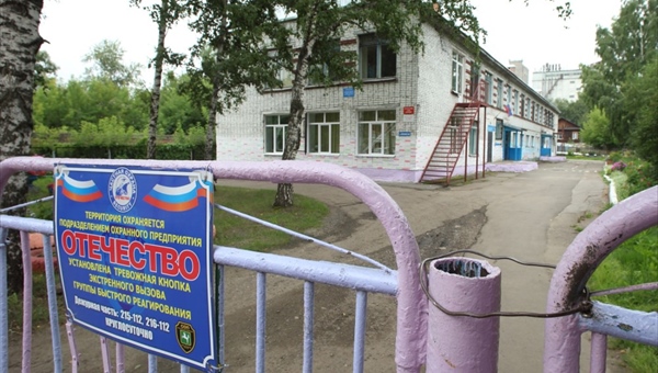 Суд обязал детсад Томска выплатить 1,8 млн руб отцу убитой девочки