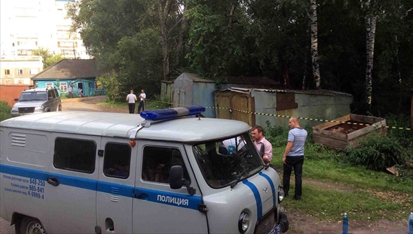 Место в Томске, где ранее нашли одежду пропавшей девочки, оцеплено