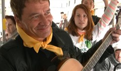 Музыканты в честь 410-летия Томска развлекали пассажиров трамваев