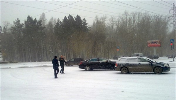 Машина губернатора Томской области попала в ДТП, Жвачкин не пострадал