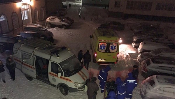 Мужчина в Томске выпал с 3 этажа на козырек подъезда