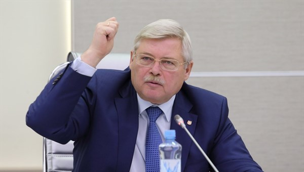 Губернатор потребовал уволить виновных в снежном коллапсе в Томске