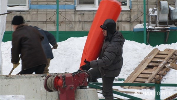 Снеговик высотой с 3-этажный дом появился в Томске