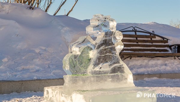 Студентки ТПУ победили в конкурсе ледовых скульптур ко Дню влюбленных
