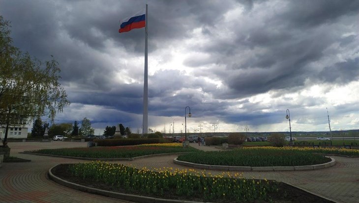 МЧС: грозы, град, сильный ветер вновь ожидаются в Томске в понедельник