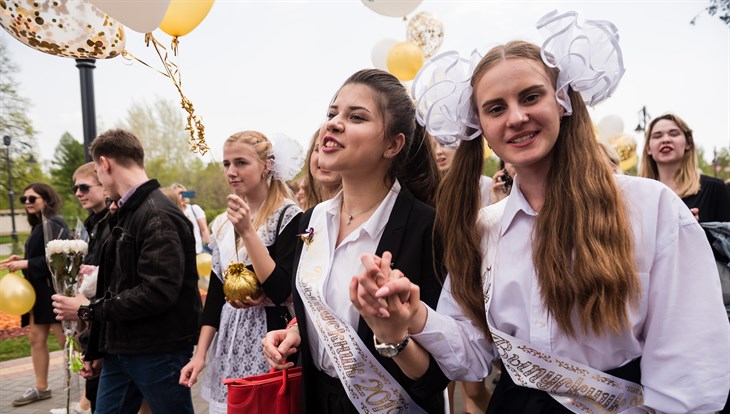 Почти 500 выпускников школ Томска получат медали 2020г