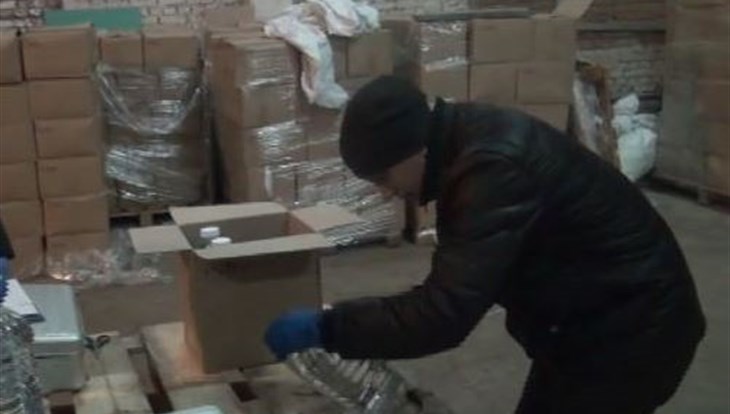 Более 33 тонн нелегального этилового спирта нашли на складе в Томске