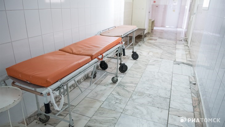 Еще 1 пациент с COVID-19 умер в Томской области