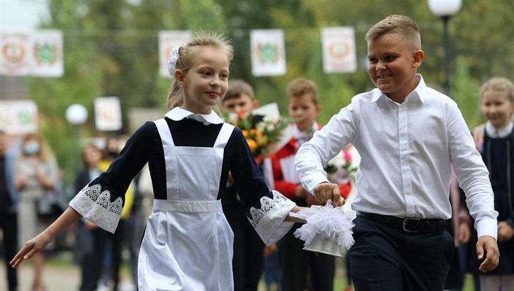 Около 7 тысяч первоклассников пришли в школы Томска в 2020г