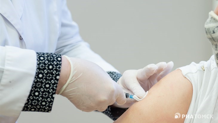 Томский санврач не исключил введения обязательной вакцинации от COVID