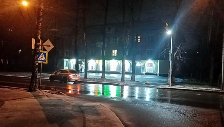 Водитель иномарки сбил девочку на "зебре" в Томске