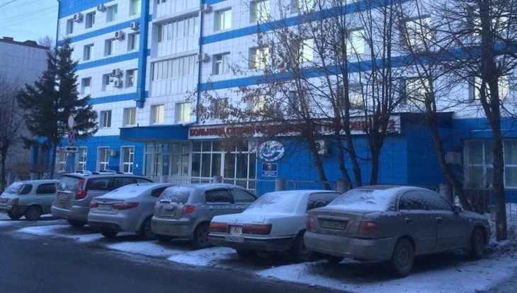 Врачи стабилизировали состояние школьника, выпавшего из окна в Томске