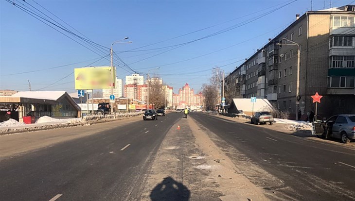 Одна из женщин, попавшая под "ВАЗ" в Томске, скончалась в больнице