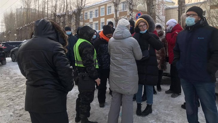 Более 40 добровольцев участвуют в поисках пропавшей девочки в Томске