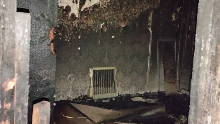 Сотрудники МЧС эвакуировали 25 человек из 5-этажки Томска из-за пожара