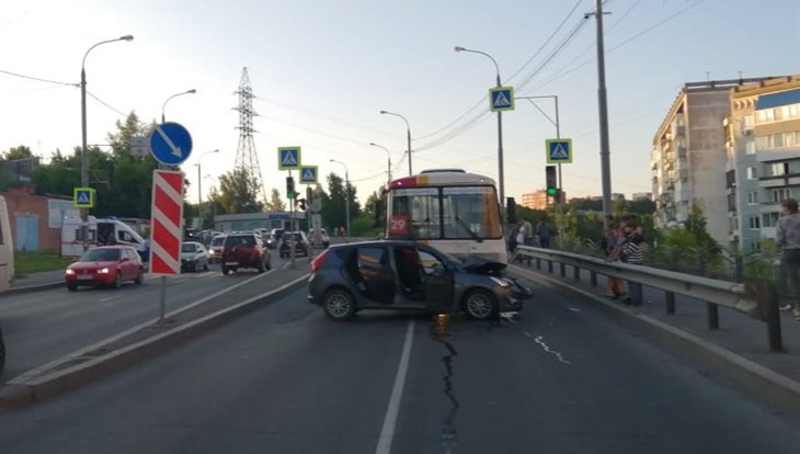 Женщина пострадала в ДТП с маршруткой на Клюева в Томске
