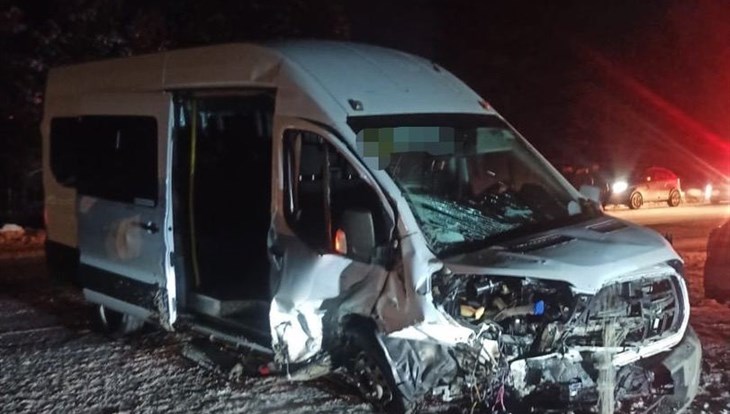 Четверо из 5 пассажиров микроавтобуса пострадали в ДТП под Томском
