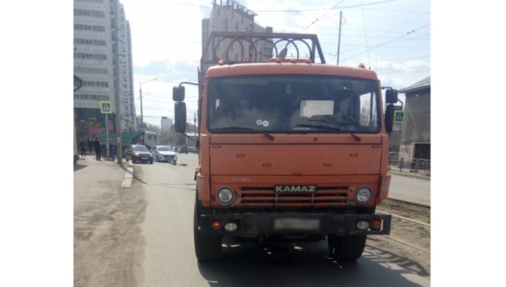 Велосипедистка погибла под колесами "КамАЗа" на Черемошниках в Томске