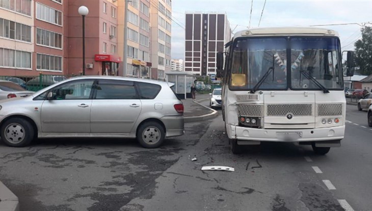 Пассажирка маршрутки пострадала в ДТП в Томске
