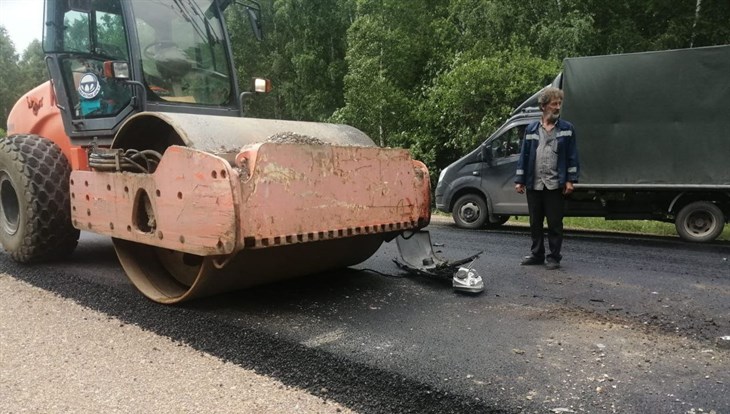 "Багем" врезался в каток на трассе Томск – Мариинск, двое в больнице