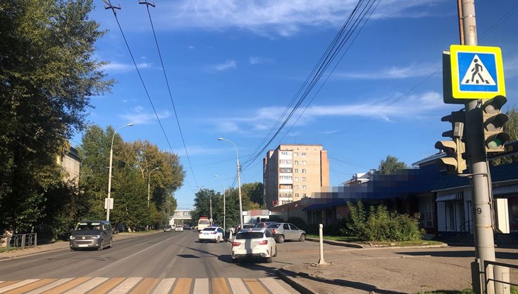 Lada Vesta сбила 13-летнюю девочку в Томске