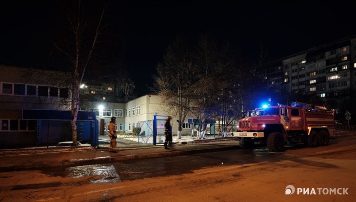Крыша закрытого на ремонт детсада №89 горела в Томске