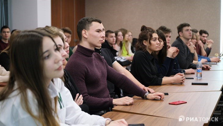 "Без галстуков": как студенты ТГУ встречаются с успешными бизнесменами