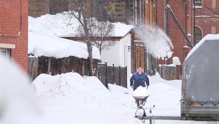 Мазур пригрозил отзывом лицензии УК,не убирающим снег в томских дворах