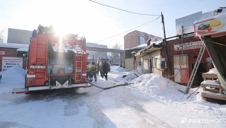 МЧС: пожар на Лазовском рынке Томска начался с котельной