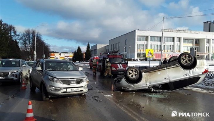 Водитель и пассажирка 85 лет попали в больницу после ДТП в Северске
