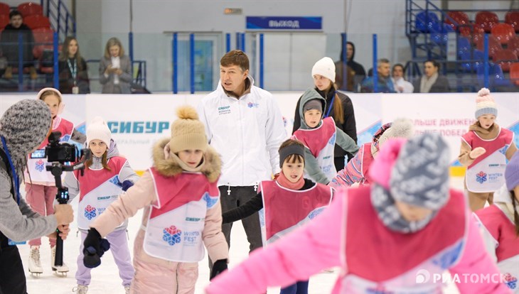 Олимпийский чемпион Ягудин проводит мастер-класс для школьников Томска
