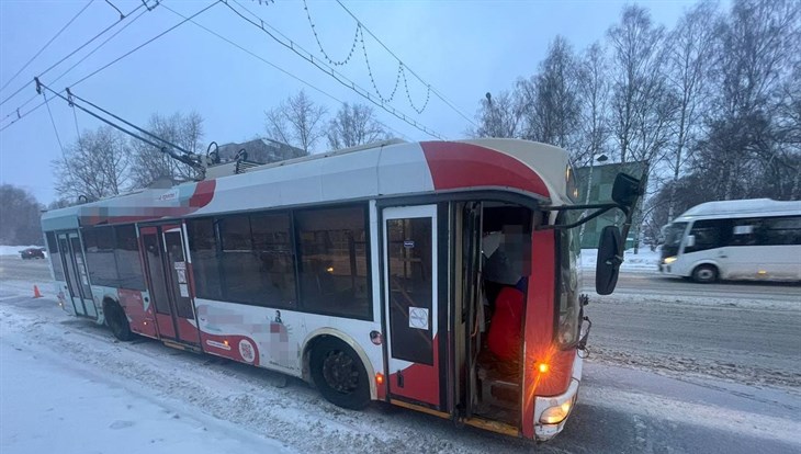 Пенсионерка попала в больницу после падения в троллейбусе в Томске