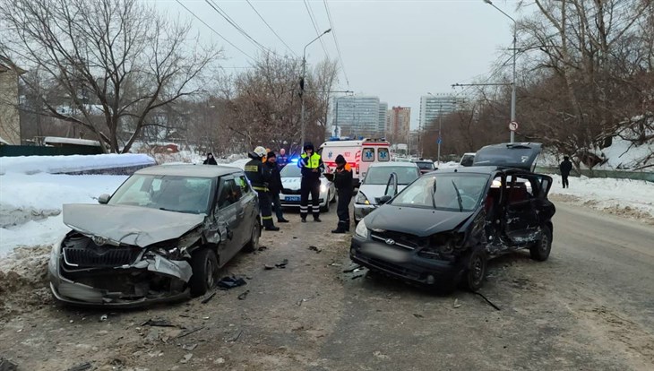 Трое попали в больницу после ДТП с участием 3 машин на Мира в Томске