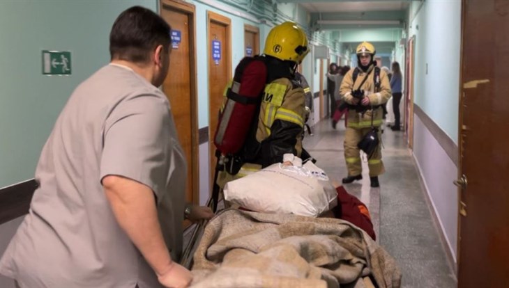 Кабинет УЗИ горел в больнице Северска, эвакуировали 176 человек