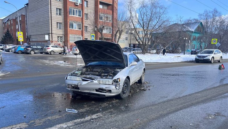 Одиннадцатилетний мальчик пострадал в ДТП с двумя авто в Томске