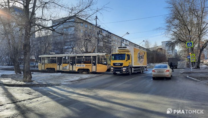 Движение трамваев №3 и №5 по улице Лебедева в Томске закрыто из-за ДТП