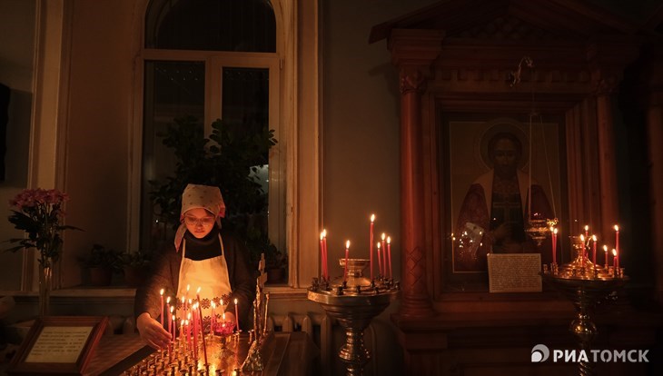 Пасхальная служба в Знаменской церкви Томска – фото
