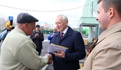 Мазур вручил ключи первым новоселам микрорайона №8 в Томске