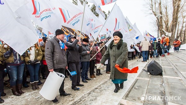 Три тысячи томичей посетили митинг-концерт в честь присоединения Крыма