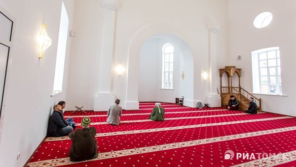 Томский губернатор поблагодарил главу Чечни за восстановление мечети