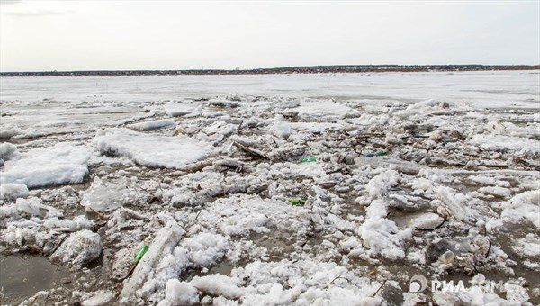 Томь пошла в Томске после подрыва льда