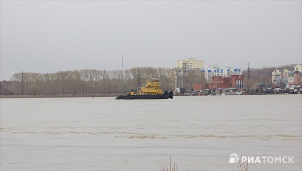 Вода в Томи превысила опасные отметки в районе речвокзала в Томске