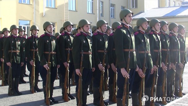 Ветеран оценил форму, в которой томские кадеты пройдут на параде 9 Мая