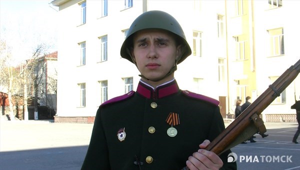 Ветеран оценил форму, в которой томские кадеты пройдут на параде 9 Мая