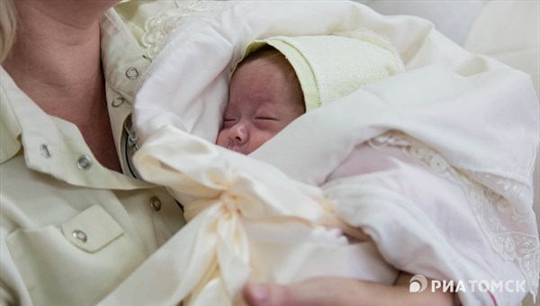 Декабрь стал лидером по числу новорожденных в Томской области в 2015г