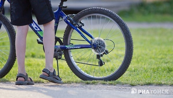 Подросток на "ВАЗе" сбил 7-летнего велосипедиста в томском селе
